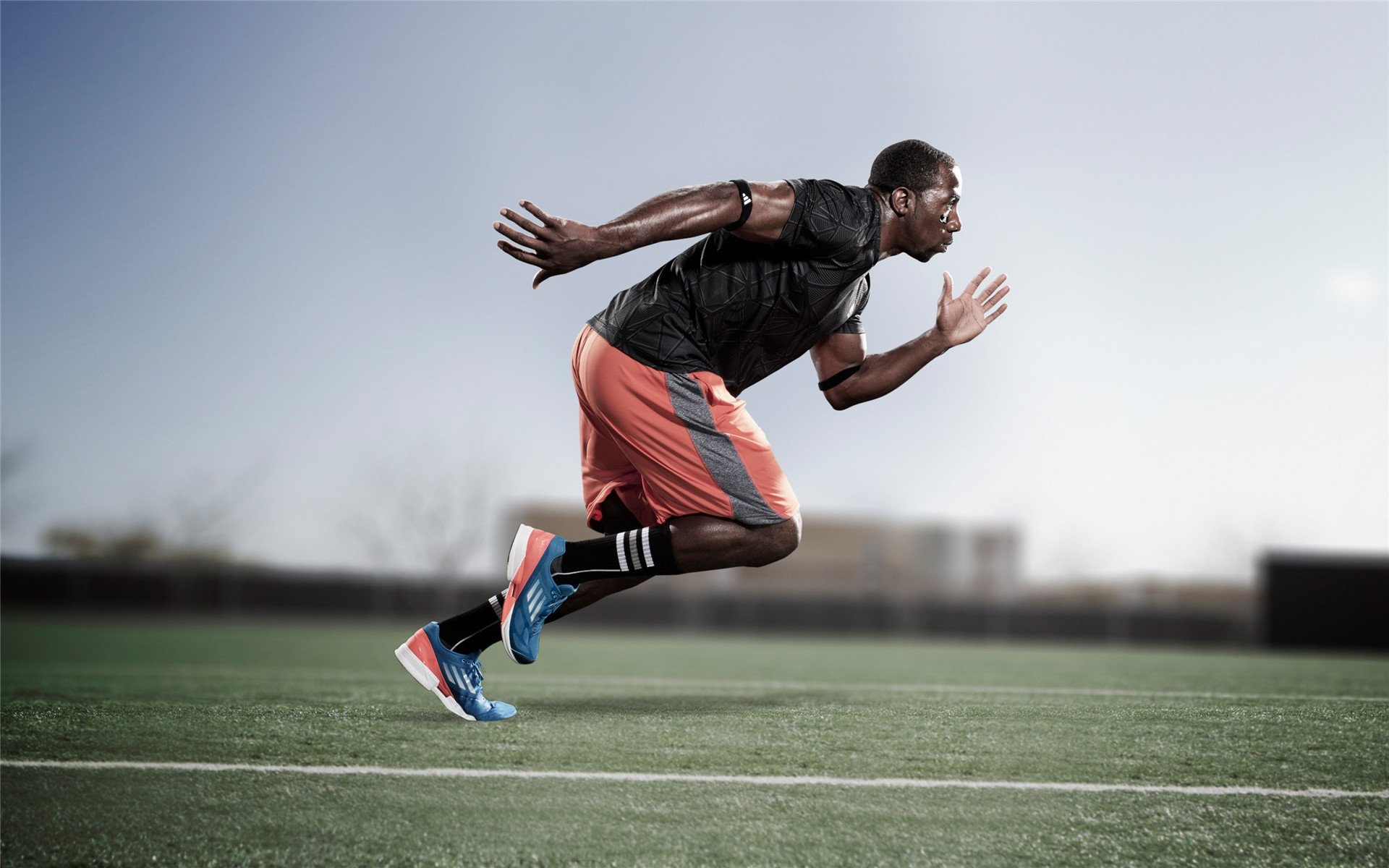 _光影飞轮：在都市夜晚感受速度与艺术_，光影穿梭机百家号